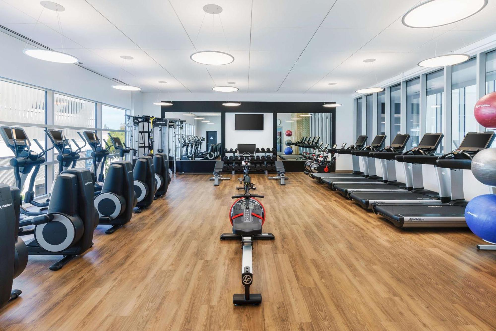 Hyatt Centric Mountain View Hotel Bagian luar foto